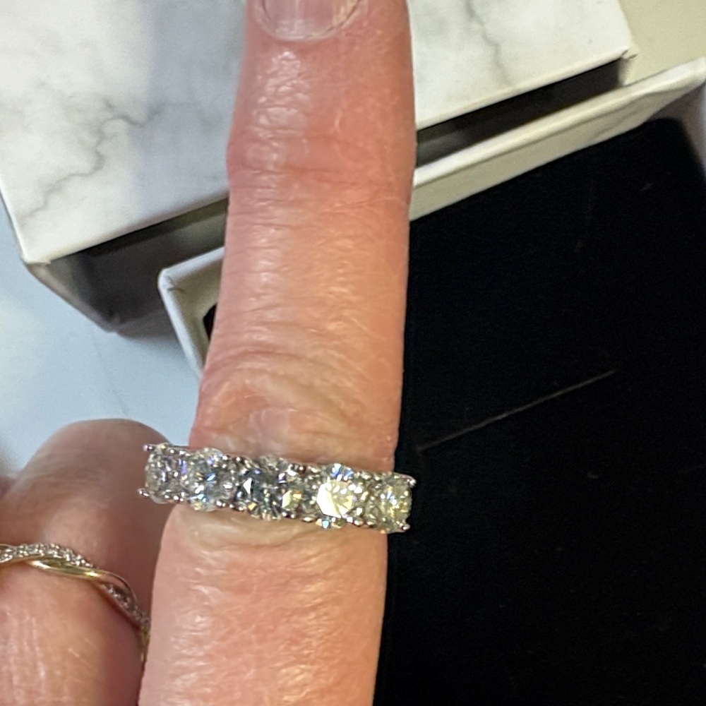 NWOT! 5 moissanite diamond Band - Classic Sterling Silver - Picture 8 of 10